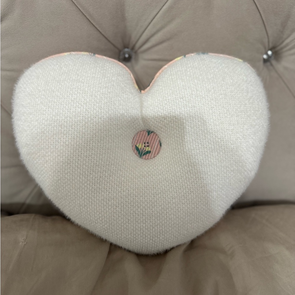 Heart Reversible Mini Decorative Pillow White
- Pillowfort
